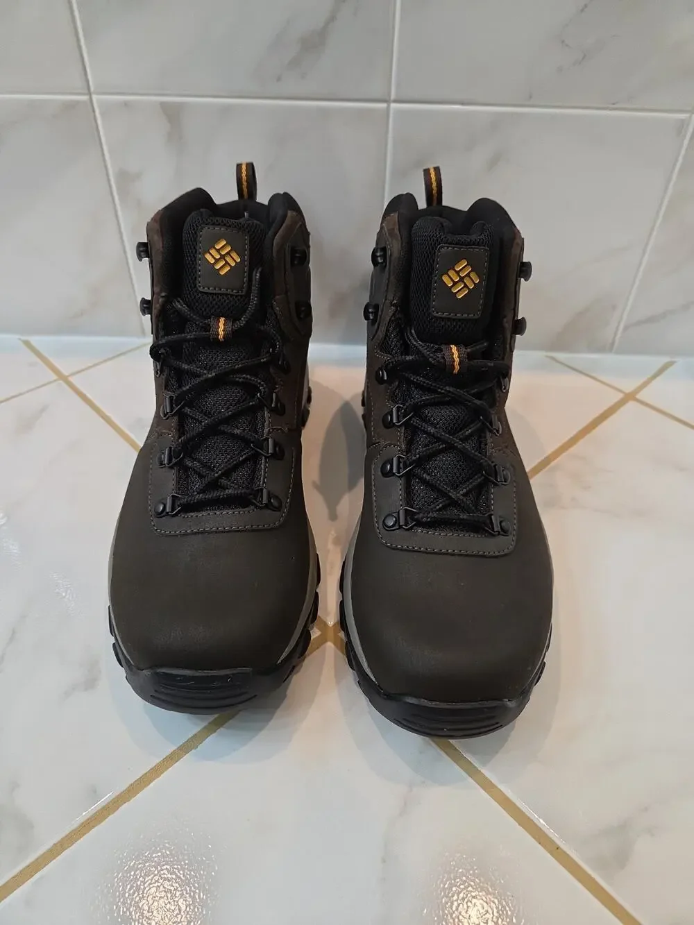 Columbia Newton Ridge Plus II Boot Men’s 11.5 Cordovan Squash Hiking Waterproof